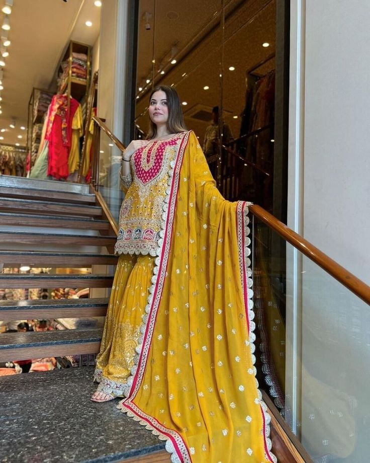 Get ready to stun everyone at your next party with these gorgeous Indian/Pakistani salwar kameez suits from Skyview Fashion! Available in yellow and made from heavy art georgette, these palazzo suits are perfect for any occasion. Stitched up to size XXL, you're sure to find the perfect fit. #eBay #eBayStore #eBaySeller #Nichtzutreffend #PalazzoAnzug #SkyviewFashion #Damen #Gelb #SchwerKunstGeorgette #Indien https://ebay.us/kHEOGz Yellow Pakistani Suits, Dresses For Haldi Ceremony, Pakistani Dresses Party, Women Salwar Suit, Pakistani Salwar Kameez, Kurtis With Pants, Bollywood Wedding, Pakistani Dress, Dupatta Set