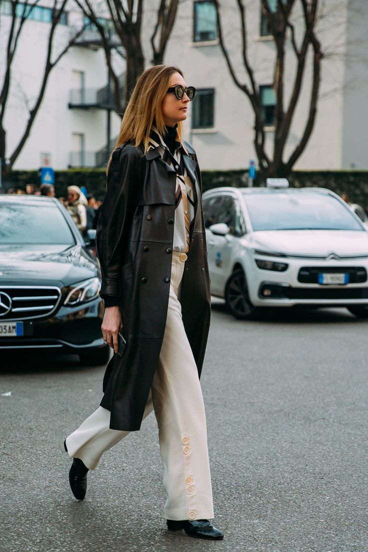 MFW Day 3 2020 Street Style, Reportage Photography, Milan Street Style, New Street Style, Plunge Dress, Street Look, Fashion Week Street Style, Street Chic, Milan Fashion Week