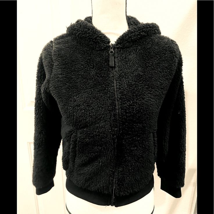 Cozy Full Zip Hoodie Size Girls Large 14 Warm Black Hooded Jacket For Winter, Cozy Fit Black Winter Hoodie, Cozy Fit Black Hoodie For Winter, Black Cozy Fit Hoodie For Winter, Black Cozy Hoodie For Cold Weather, Cozy Black Hoodie For Cold Weather, Cozy Black Sweatshirt With Fleece Lining, Cozy Black Fleece Hooded Jacket, Black Warm Hooded Jacket