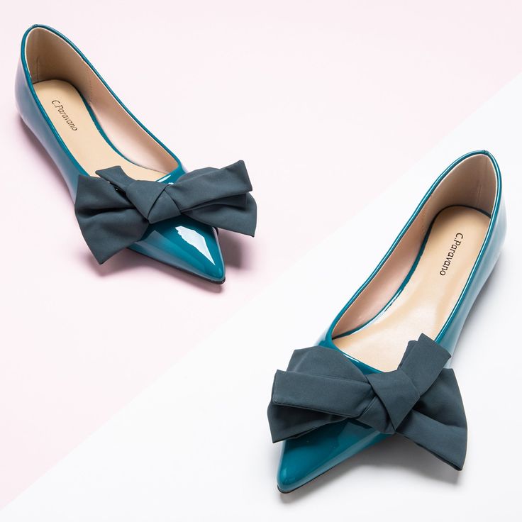 ▼Description These glossed Violetta flats channel an artful and elegant mood, with pointed toes and adorned bows, conveying the designer's danity outlook. ◄Details ‧ Upper: Patent Leather / Soft Leather (Micro Fiber)‧ Lining: Lambskin‧ Sole: Rubber‧ Pointed toe‧ Slip-on styling‧ Back paddles includedDimensions‧ Heel Height: 1.5 cm / 0.6″ ◄Shipping Information Free standard shipping on all orders. An average shipping interval for standard delivery is 5-14 working days. Embellished Flats, Fancy Shoes, Blue Flats, Pointed Toe Flats, Black Flats, Womens Flats, Flat Shoes Women, Ballet Flats, Soft Leather