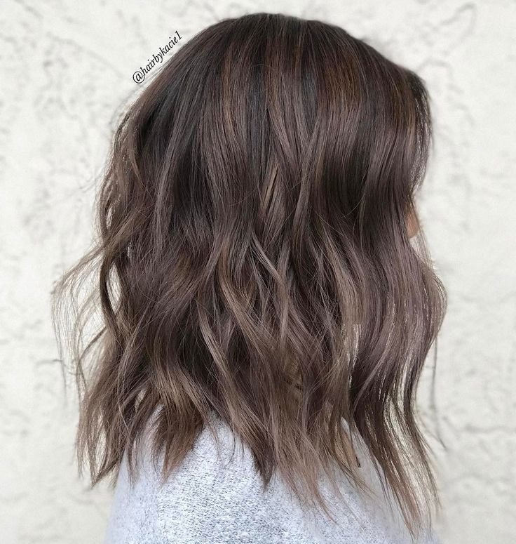 Mocha+Ash+Waves+On+Mid-Length+Hair Brown Lob Hair, Mushroom Brown Hair, Brown Hair Inspiration, Mushroom Brown, Ash Brown Hair, Brown Ombre Hair, Lob Hairstyle, Brown Hair Balayage, Trendy Hair Color