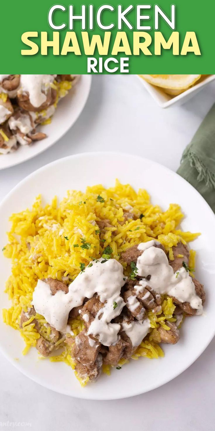 Dishes with middle eastern rice with chunks of chicken with a creamy sauce with Pinterest overlay. Shawarma Rice Recipe, Chicken Shawarma Rice, Shawarma Rice, Shawarma Sauce, Yellow Rice Recipes, Chicken Over Rice, Chicken Shawarma Recipe, Shawarma Recipe, Spiced Chicken