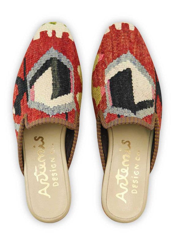 Slip-ons With Branded Insole For Galas, Fall Slip-on Mules With Rubber Sole, Rubber Sole Slip-ons For Galas, Spring Slip-on Mules With Red Sole, Modern Closed Toe Slip-ons For Fall, Heeled Mule, Womens Mules, Pointed Toe Flats, Turkish Carpet