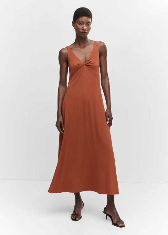 Fall Fashion Color Trends: Elevate Your Style with the Season's Must-Have Shades - the gray details Mango Maxi Dress, Fall Fashion Colors, Color Trends Fashion, Womens Knit Dresses, Flared Dress, Slip Skirt, Women Trends, Fashion Colours, Color Trends