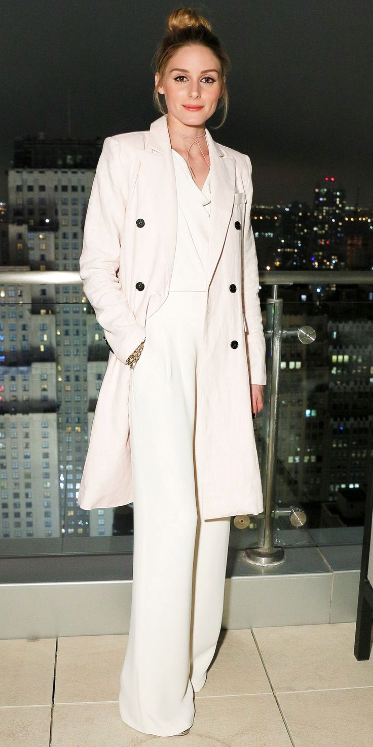 Olivia Palermo Outfit, Estilo Olivia Palermo, Olivia Palermo Lookbook, Chique Outfit, White Wide Leg Pants, Olivia Palermo Style, Outfit Trends, Minimal Chic, Olivia Palermo