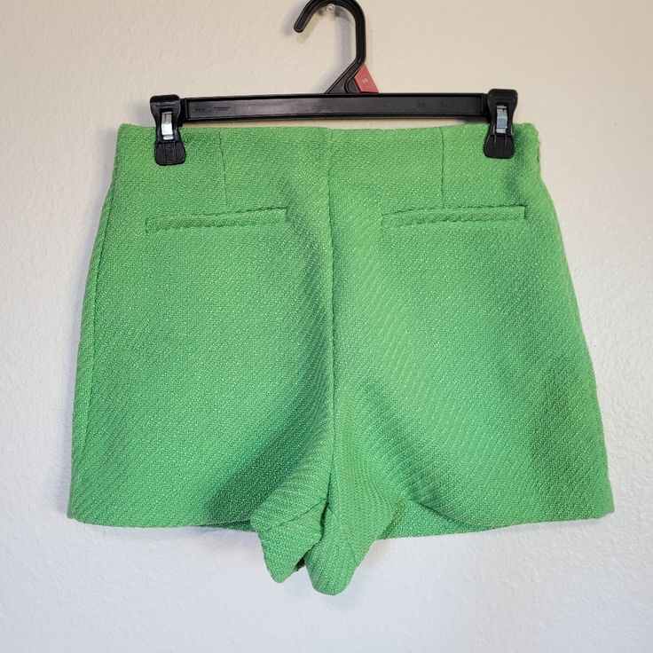 Size Small New With Tags Chic Green Shorts With Short Inseam, Short Green Bottoms For Spring, Green Short-length Bottoms For Spring, Green Short Length Bottoms For Spring, Green Zara Shorts For Spring, Zara Green Short Bottoms, Zara Green Shorts, Zara Green Shorts For Spring, Green Bottoms For Day Out With Short Inseam