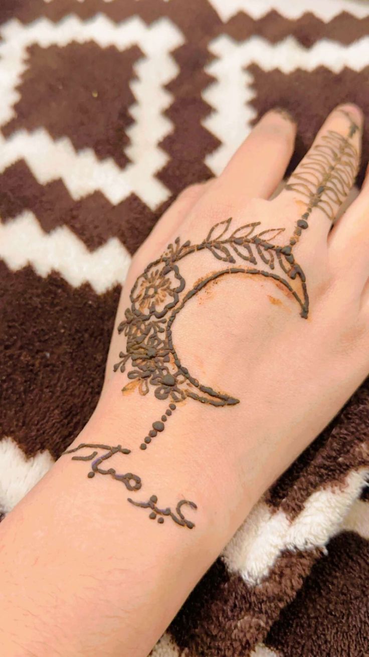 Eid mehendi Eid Mubarak Mehndi Designs, Eid Mubarak Mehndi, Eid Mubarak In Urdu, Baby Mehendi, Eid E Milad, Mehedi Design, Eid Milad Un Nabi, Eid Mehndi Designs, Milad Un Nabi