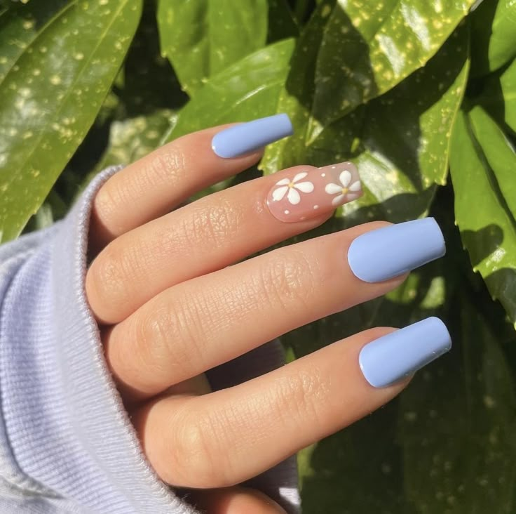 Short Pale Blue Nails, Trending Square Nails, Spring Blue Nails, Nails Tiffany Blue, Blue Nails Cute, Square Nails Blue, Nails Cute Simple, Nails Sky Blue, Acrylic Nails Light Blue