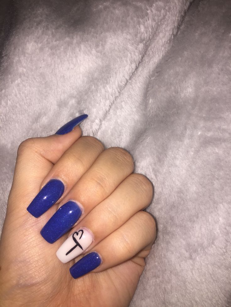 Blue Nail Designs With Initials, Nails With A T Initial, Blue Nails With Initials, T Initial On Nails, Nails With Bf Initials, Nails With Initials, Initial Nails, Pdp Discord, Bts Nails