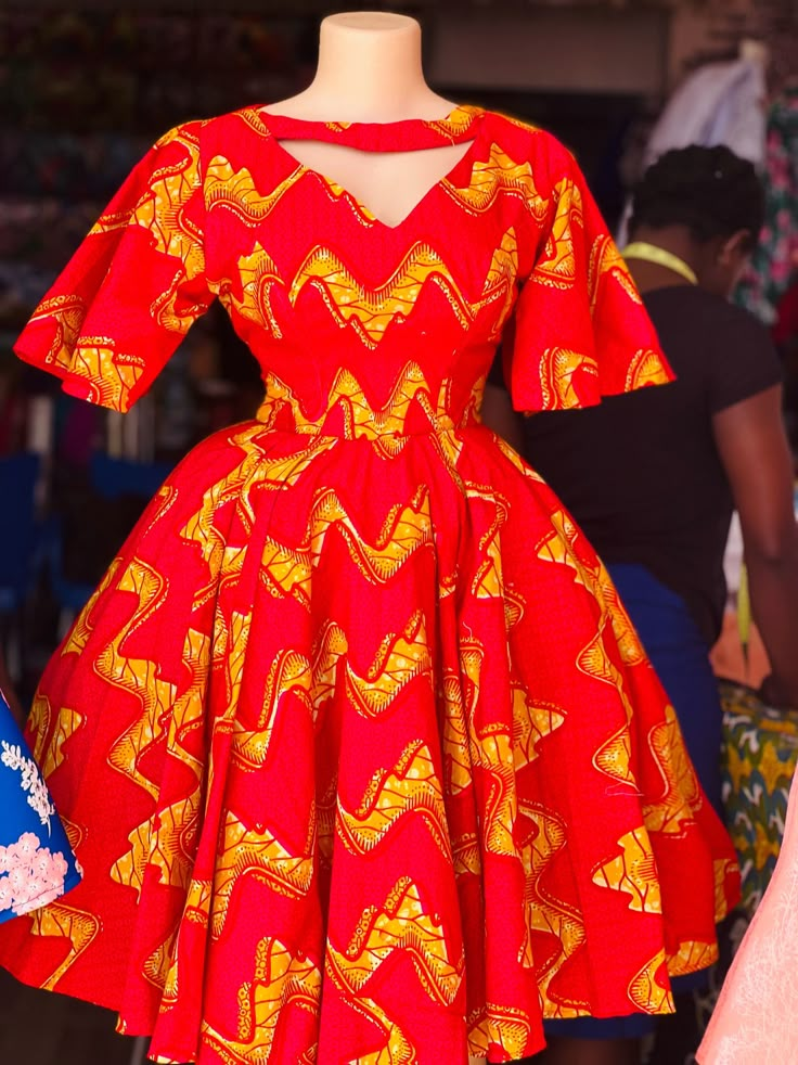 Women Chitenge Dresses, Flear Dresses Short Ankara, Chitenge Dresses Classy Short, Short Gown Styles For Vintage Material, Dress Names Style Types Of, African Dresses For Women Church Fashion Styles, Latest Gown Style, Jewelry For Black Dress, Latest Traditional Dresses For Women