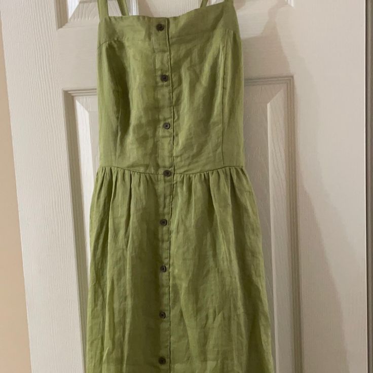 Nwt Banana Republic Green Linen Sundress. 100% Ramie Fabric Casual Linen Midi Dress For Brunch, Casual Linen Sundress For Brunch, Casual Green Midi Dress For Dress Down, Casual Green Midi Dress For Dress Down Occasions, Casual Green Sundress For Daywear, Fitted Linen Casual Dress For Vacation, Fitted Casual Linen Dress For Vacation, Casual Linen Mini Dress For Brunch, Casual Green Midi Linen Dress