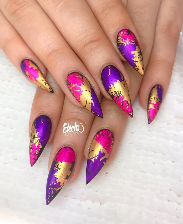 nail designs grinch| nail designs summer Foil Nail Designs, Colorful Nails, Pretty Nail Art Designs, Foil Nails, Unique Nails, Coffin Nails Designs, Fancy Nails, Chic Nails, Dope Nails