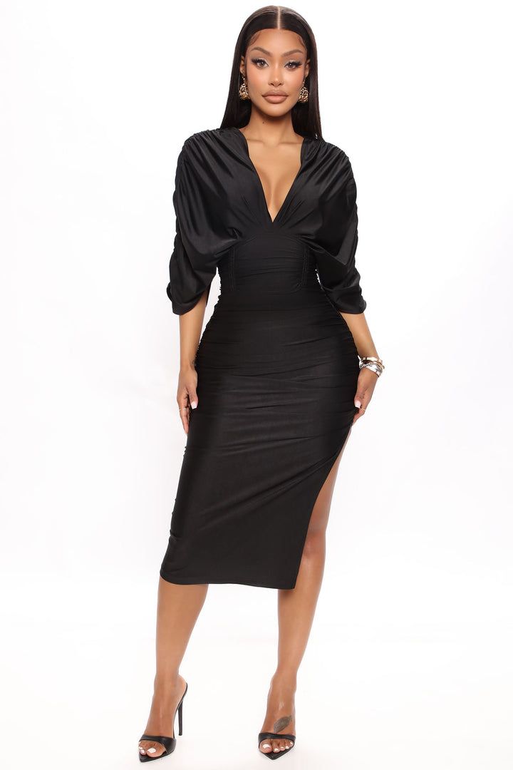 Mandy Ruched Midi Dress - Peach | Fashion Nova, Dresses | Fashion Nova Midi Dress Short Sleeve, Classy Business Outfits, Wedding Guest Outfit Fall, Date Night Fashion, Black Attire, Fall Wedding Guest Dress, Sequin Midi Dress, Ruched Midi Dress, Dress Short Sleeve