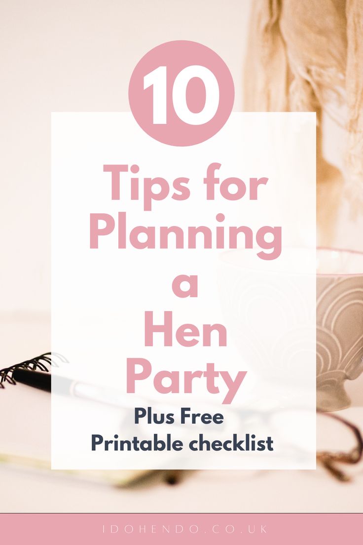 a woman's hand holding a coffee cup with the words 10 tips for planning a hen party plus free printable checklist