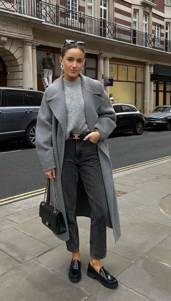 Vinter Mode Outfits, Loafer Outfits, Loafers Outfit, Corporate Outfits, Populaire Outfits, Elegante Casual, Stil Inspiration, Grey Coat, A Goddess