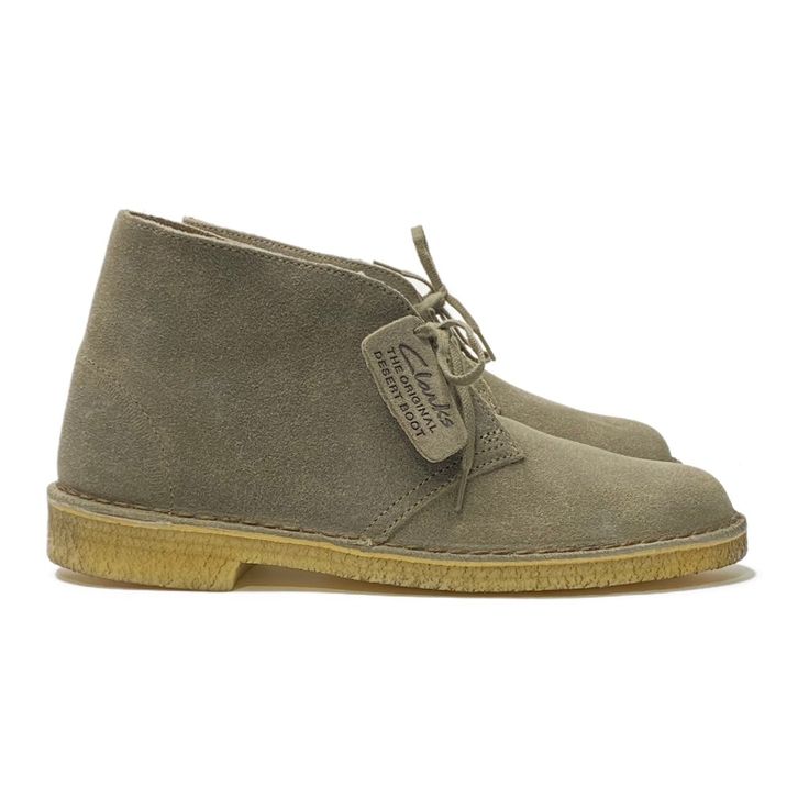 Brand: Clarks Name: Desert Boots Style: 26070304 Color: Taupe Upper: Suede Outsole: Crepe Made In Vietnam Ankle Boots Outfit For Women, Desert Boots Women, Clarks Originals Desert Boot, Clarks Desert Boot, Desert Boot, Brown Leather Ankle Boots, Boots Style, Chelsea Ankle Boots, Suede Leather Boots