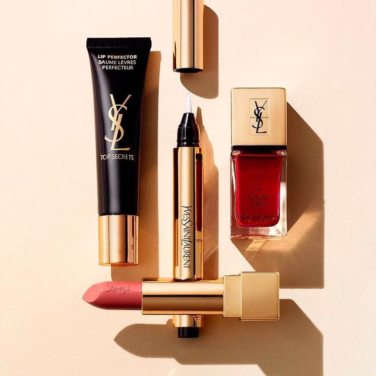 17.6k Likes, 43 Comments - YSL Beauty Official (@yslbeauty) on Instagram: “The golden rule for a go-anywhere look? Our classic beauty kit:Top Secrets Lip Perfector, Touche…” Ysl Cosmetics, Beauty Cosmetics Design, Cosmetics Design, Tom Ford Fragrance, Ysl Lipstick, Ysl Makeup, Texture Photography, Ysl Beauty, Still Life Photographers