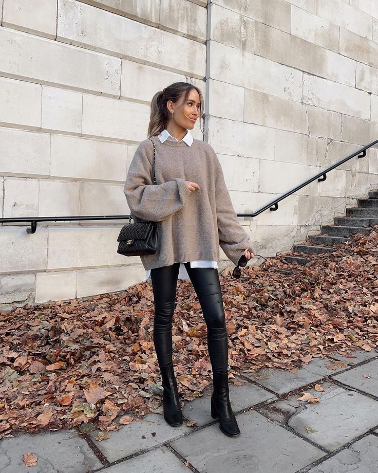 Autumn Casual Looks & Fall Outfit 26 Ideas 2024 - Stylish Work Outfits & Street Styles Outfits Mit Leggings, Vinter Mode Outfits, White Shirt Outfits, Winter Fashion Outfits Casual, Beige Outfit, Pullover Outfit, Autumn Clothes, Stylish Work Outfits, Pinterest Fashion