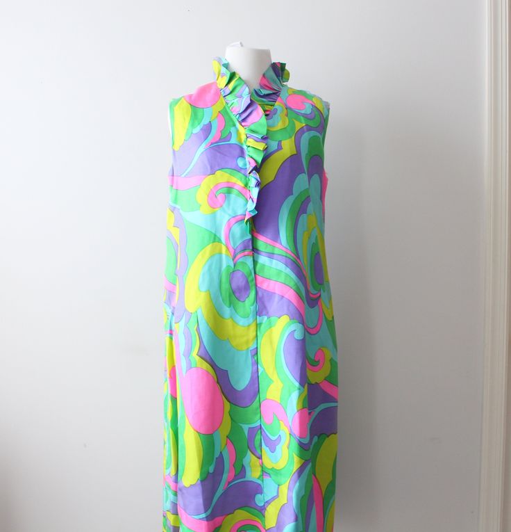 "38\"bust 40\"free waist 40\"long small/ medium womens vintage 1960s-70s dreamy print dress good condition/ see pics/ some wear / priced AS IS 1970s RARE easy care and wear retro print wear dressy or casual Thank YOU and please feel free to ask me any ?s:) Have a lovely day!! xoxo www.etsy.com/shop/retroandme" Pink Abstract Print Vibrant Dress, Pink Dresses With Bold Print For Spring, 1970s Retro Print Spring Dress, Groovy Retro Print Summer Dress, Summer Dresses With Groovy Retro Print, Groovy Summer Dress With Retro Print, Retro Spring Dresses With Bold Print, Retro Dresses With Bold Print For Spring, Retro Summer Dresses With Bold Print