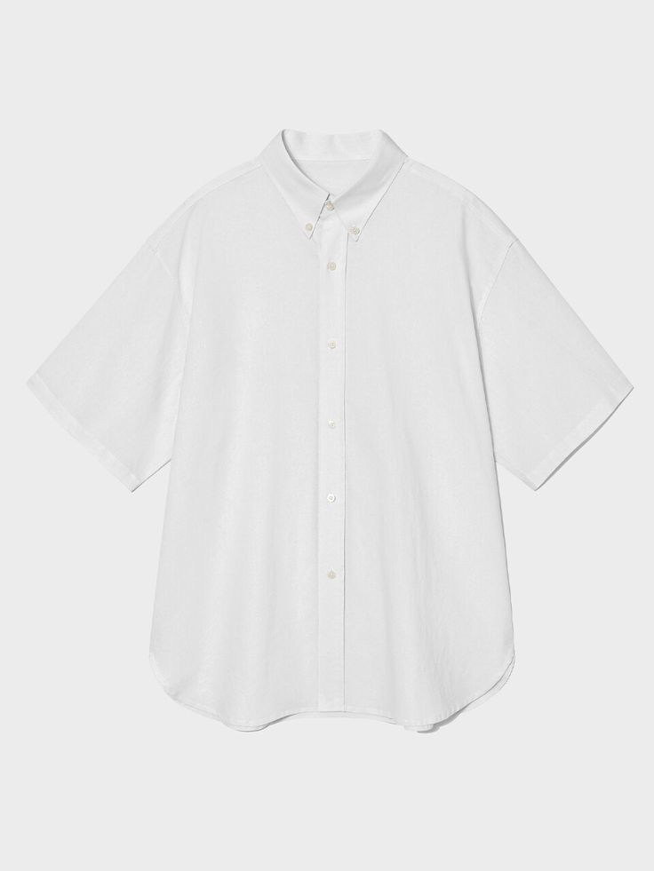 Editor's NotesThis half-sleeve shirt from V2 is designed as comfy and minimal to wear. It is made of linen fabric with a soft and breathable feeling.- Button closure- Linen fabric- Soft and breathable fabric- Overfit silhouette- Casual and comfy itemMeasurements(in.)M/L- Shoulder: 20.47 / 21.25 in.- Chest: 24.80 / 25.59 in.- Armhole: 10.23 / 10.62 in.- Sleeve: 10.62 / 11.02 in.- Total length: 31.29 / 31.69 in.Model infoMan - 6'10 Fitting size LComposition & Care- 60% Cotton, 40% Linen- Please check the care labelDesigner- by V2 White Button-up Shirt For Casual Gatherings, White Button-up Short Sleeve Shirt With Rolled Sleeves, White Collared Shirt With Rolled Sleeves, White Button-up Shirt With Rolled Sleeves, White Rolled Sleeves Button-up Short Sleeve Shirt, White Rolled Sleeves Button-up Shirt, White Unstructured Everyday Shirt, Everyday White Relaxed Fit Shirt, White Relaxed Fit Linen Short Sleeve Shirt