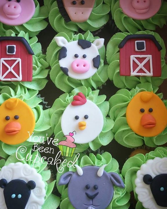 cupcakes decorated to look like farm animals