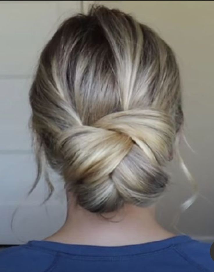 Easy Updo, Easy Updo Hairstyles, Hair Upstyles, Easy Hair Updos, Up Dos For Medium Hair, Peinados Recogidos, Trendy Hairstyle, Bun Hairstyle, Medium Long Hair