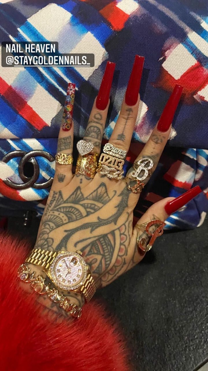 90s Gold Jewelry Aesthetic Black Women, La Jewelry Aesthetic, Jewelry Black Women, La Jewelry, Exotic Nails, Long Acrylic Nails Coffin, Bling Acrylic Nails, Nail Jewelry, Acrylic Nails Coffin