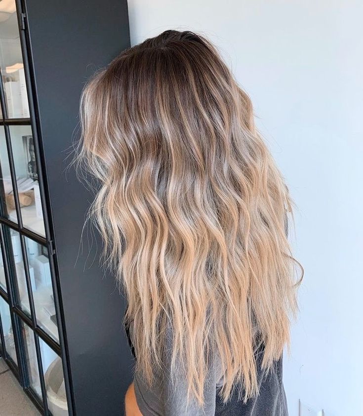 Bronde Hair, Modern Haircuts, Dirty Blonde Hair, Blonde Hair Inspiration, Busy Women, Hair Inspo Color, Light Hair, Brunette Hair, Short Haircuts