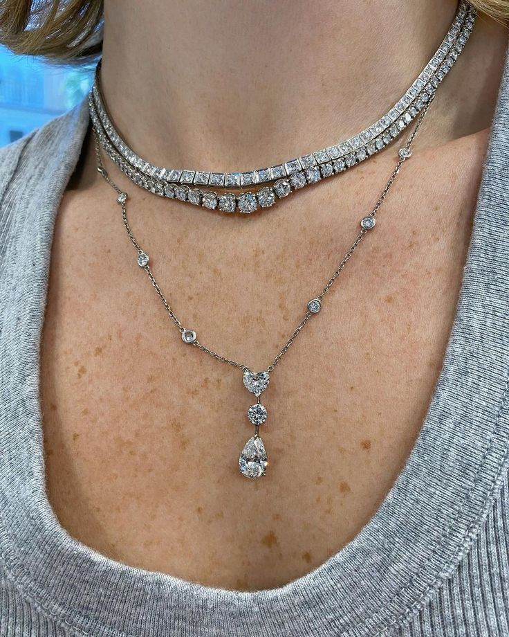 Beladora Jewelry | The perfect diamond necklace stack to start off the week 💎✨ Wearing our Cartier three stone diamond pendant necklace with a 1.62 carat… | Instagram Diamond Collar Necklace, Cool Jewelry Aesthetic, Layer Diamond Necklace, Malibu Princess, Teardrop Diamond Necklace, Layering Diamond Necklaces, Diamond Chain Necklace, Cartier Necklace, Hair Necklace