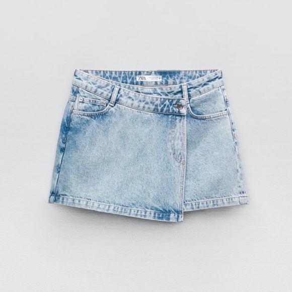 Zara brand front wrap denim skort Short Jean Skirt Outfits Summer, Denim Skort Ootd, Zara Jean Skirt, Concert Tops, Zara Denim Skirt, Zara Clothes, Preppy Pants, Jean Skort, Denim Skirt Outfit