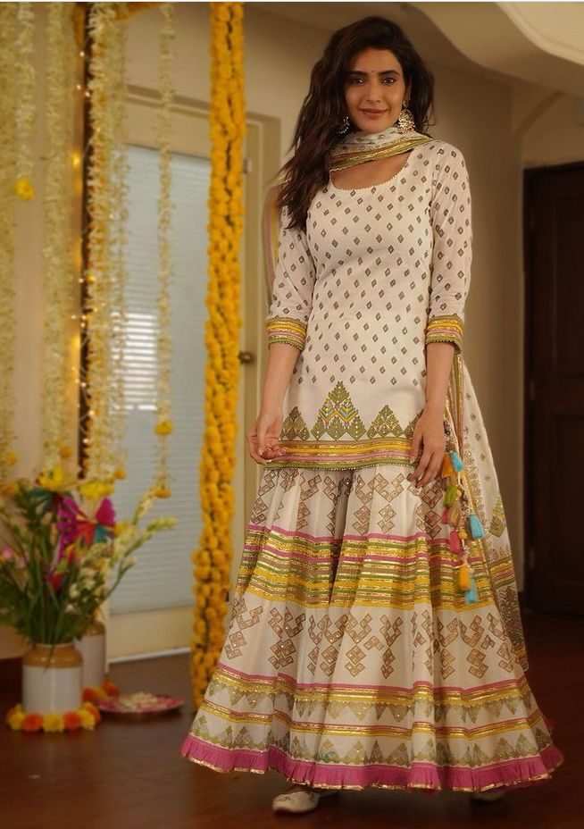 Sharara Suit Designs, White Sharara, Karishma Tanna, Body Hot, Sabyasachi Lehenga, 15 September, Bollywood Dress, Fancy Print, Sharara Suit