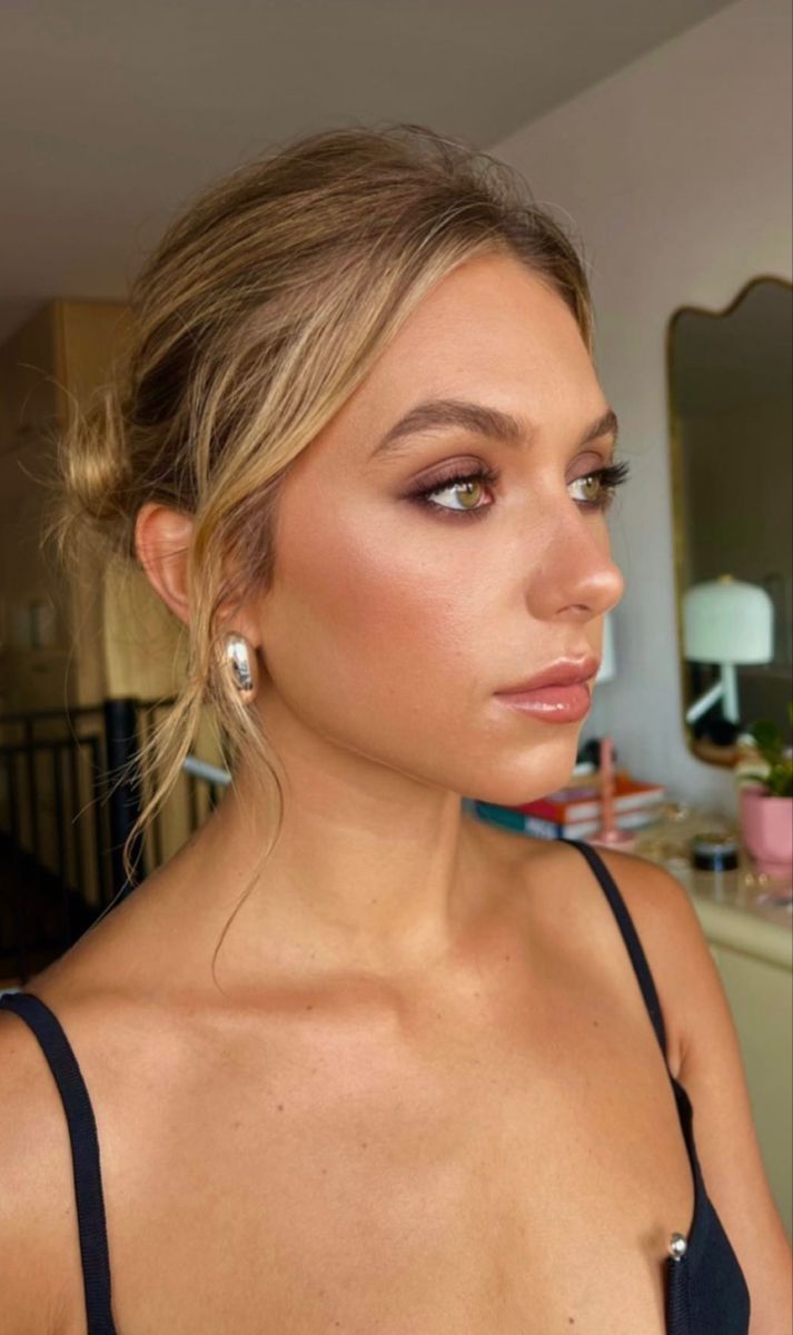 Bridesmaid Hair Makeup, Formal Makeup, Bridal Makeup Natural, Natural Glowy Makeup, Ball Hairstyles, Bridal Makeup Looks, Make Up Looks, Photo Makeup, Bridesmaid Makeup