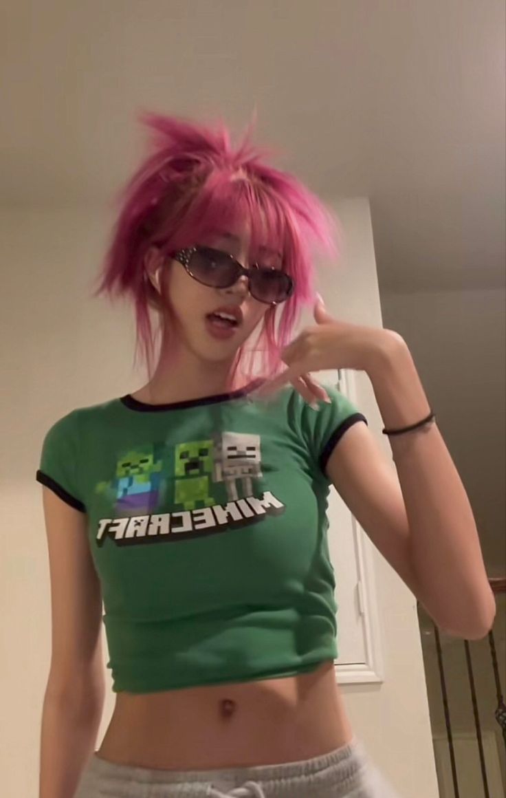 Pink Hair Rockstar, Pink Hair Green Outfit, Hot Pink Hair Character, Outfits That Go With Pink Hair, Pink Hair Black Outfit, Alt Hair Dye Short, Shirt Pink Hair, Face Claim Pink Hair, Hair Dye With Brown Hair