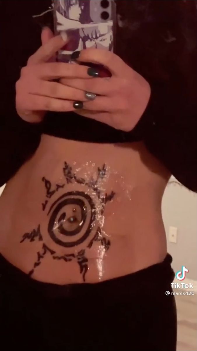 Naruto Seal Tattoo Stomach, Lowkey Anime Tattoos, Aesthetic Tattoos Ideas, Easy To Hide Tattoos, Anime Inspired Tattoos, Tattoo Ideas Anime, Anime Tats, Gaara Tattoo, Naruto Tattoos