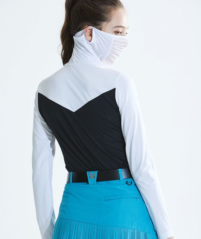 A highly functional field item! Camela Mask Loose Turtle Neck T-Shirt has a hybrid modular design that provides a cooling effect in the summer to help you play comfortably. The loosely flowing neck part can be used as a face mask during rounds. The unbalanced V incision and stud decoration in the cool chest complete the SENSIBLE LOOK. When not using the neck part as a mask, you can fold it inward to create a neat loose neck. FIT The model is 5'8" and wearing small top/ small bottom. Fabric Polye Studded Skirt, Pleats Skirt, Basic Skirt, Fleece Pants, Pleated Pants, Italian Fabric, Modular Design, Black White Red, Golf Outfit