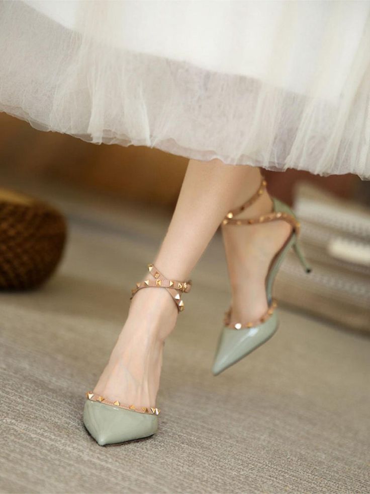 Shoes Heels Classy Simple Sandals, Casual Shoes Fancy, Green Formal Shoes Women, Luxury Elegant Derby For Semi-formal Occasions, Small Heel Shoes Fancy, Low Heel Fancy Shoes, Heels To Wear With Emerald Dress, Little Heals Shoes, Shoes To Wear For A Wedding