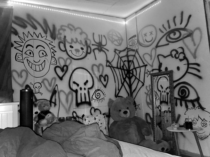 blackandwhite bedroom bedroomideas graffiti graffiti graffitiwall aesthetic tiktok Gothic Wall Painting, Graffiti Wall Painting, Room With Graffiti, Graffiti Walls Bedroom, Drawing On Bedroom Wall, Graffiti Room Wall, Graffiti In Bedroom, Graffiti Wall Bedroom, Graffiti Room Ideas Bedrooms