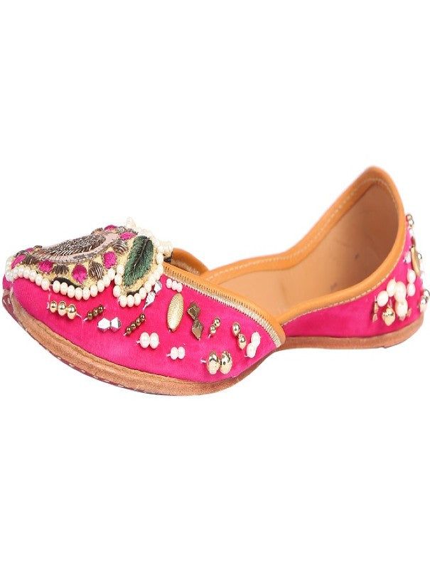 Allow us to add some glamour to your outfits with this splendid pair. A pair created with love for indian traditional designs. Spade motif embroidered with different kinds of threads and dabka work, patched on a hot pink base, gives the neckline a unique look. The back of the jutti is embellished with multi sized beads in gold and silver. These could be worn with a pink outfit or you can pair them up with contrasting colors! Color: Hot Pink Fabric: Leather Upper- Leather - leather lining cushion Shiny Shoes, Flat Espadrille, Pink Velvet, Pink Outfit, Pink Fabric, Traditional Design, Contrasting Colors, Hot Pink, Espadrilles