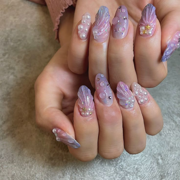 Korean Gel X Nails, Iridescent Gel Nails, Seashells Nails, Mermaid Acrylic Nails, Mermaid Nails Design, Apricot Nails, Korean Glass Nails, Seashell Nail Art, Seashell Nails