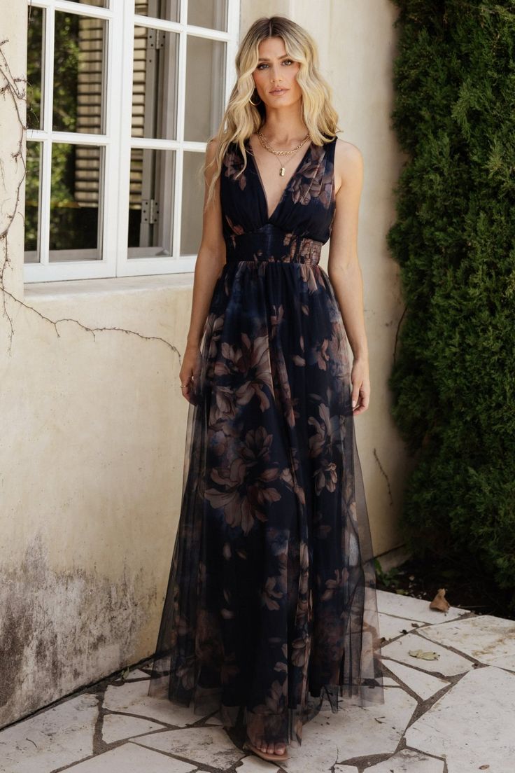 Make a statement with our exquisite Kamila Tulle Maxi Dress in Dark Blue Floral, featuring a flattering smocked waistline that accentuates your figure. This ethereal and romantic dress is perfect for formal occasions, weddings, or any event where you want to turn heads with your style. Sept Wedding, Wedding Guest Outfit Fall, Formal Wedding Guest Dress, Dresses Velvet, Dress Dark Blue, Tulle Maxi Dress, Baltic Born, Dark Blue Dress, Fall Wedding Guest Dress