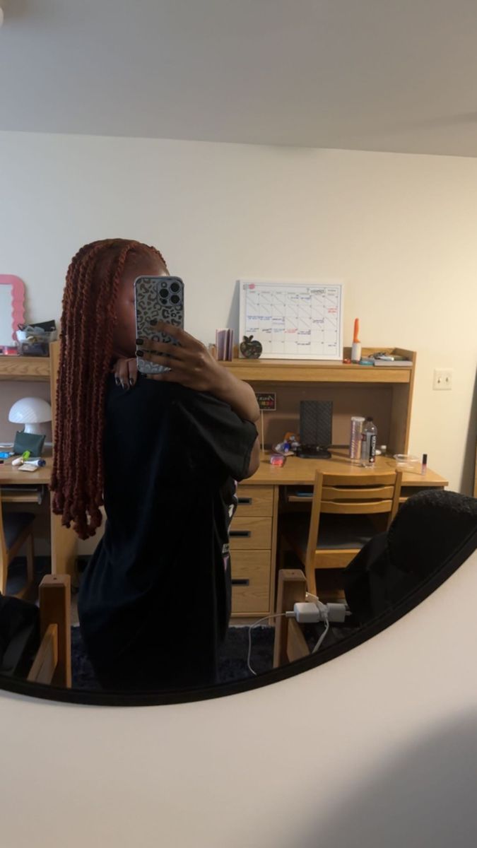 Copper red hair Invisible Locs Goddess, Long Invisible Locs With Curls, Long Invisible Locs With Color, Invisible Locs Color, Burgundy Invisible Locs, Peekaboo Invisible Locs, Invisible Locs Long, Invisible Locs Twist With Color, Brown Invisible Locs