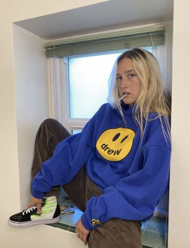 Blue Hoodie Outfit, Hoddies Outfits, Hoody Outfits, Tomboy Outfit Ideas, Drew House, Hoodie Aesthetic, Mens Outfit Inspiration, Sweatshirt Outfit, Streetwear Fashion Women