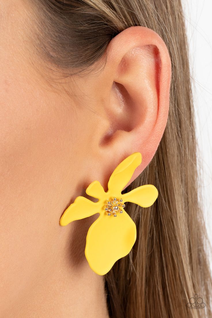 Featuring a golden studded center, asymmetrical Illuminating petals bloom into abstract flowers for a tropical-inspired look. The earring attaches to a standard post fitting. Sold as one pair of post-earrings. Raw Stone Earring, Laser Cut Wood Earrings, Emerald Green Earrings, Dog Earrings, Dog Jewelry, Yellow Earrings, Tiny Stud Earrings, Small Earrings Studs, Abstract Flower