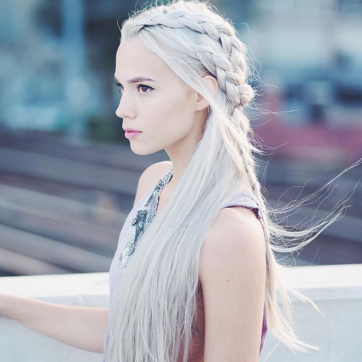 kristen zellers Kirsten Zellers, Side Portrait, White Goth, Targaryen Aesthetic, Creative Hairstyles, Hair Reference, Fashion And Style, Love Fashion, Aesthetic Hair