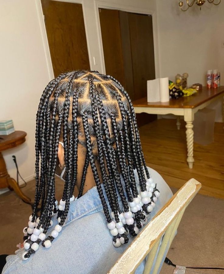 Natural Knotless Braids, Short Braid Hairstyles, Braids With Beads Hairstyles, Beads Hairstyles, Braids And Beads, Short Braid, Hairstyles For Ladies, Cute Box Braids, Short Box Braids Hairstyles