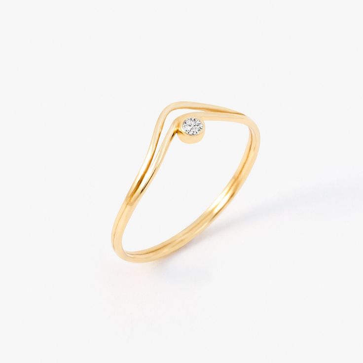 1- D E S C R I P T I O N Presenting our 14K Solid Gold Diamond Solitaire V Ring - a timeless piece for the modern woman. This dainty diamond chevron ring sparkles with sophistication and elegance, making it the perfect gift for your loved one. Made with 14K real gold and a single, captivating diamond, this ring promises durability and lasting shine. It's more than just jewelry, it's a symbol of enduring beauty. 2- P R O D U C T ∙  F E A T U R E S * Gold material: 14K solid gold * Gold color opti Luxury 14k Gold Diamond Ring With Si Clarity, Elegant Diamond Ring With Si Clarity, Elegant Si Clarity Diamond Ring, Gold Diamond Ring With Si Clarity, Elegant Si Clarity Diamond Ring For Anniversary, Elegant Diamond Ring With Si Clarity For Formal Occasions, Elegant Formal Diamond Ring With Si Clarity, Elegant Recycled Gold Diamond Promise Ring, Elegant Diamond Promise Ring In Recycled Gold