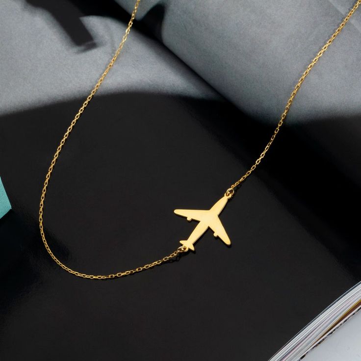 14k Gold Airplane Necklace Sideways Airplane Necklace Travel - Etsy Canada Aviation Jewelry, Airplane Pendant, Necklace Travel, Airplane Necklace, Graduation Look, Lover Necklace, Birthday Gifts For Boyfriend Diy, Travel Necklace, Bow Wedding Dress