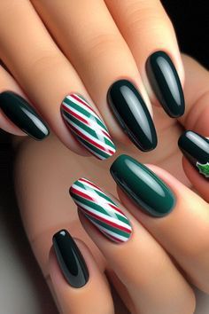 Festive Christmas Nails Green, Red And Green Striped Nails, Christmas Nails Stripes, Green And Black Christmas Nails, Green Red Christmas Nails, Green Candy Cane Nails, Red White And Green Nails, Nails Ideas Chrome, Dark Green Holiday Nails