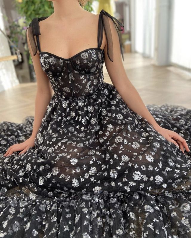 #fashion #moda #dress #vestido #gown Teuta Matoshi Dresses, Strap Prom Dress, Dance Wear Outfits, Teuta Matoshi, Aria Dress, Cottage Core Dress, Corset Dress Prom, Tulle Ball Gown, Pretty Prom Dresses