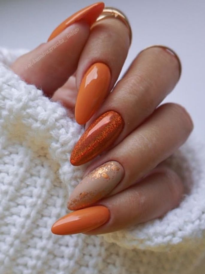 long burnt orange nails with glitter Orange Nail Designs, Fall Gel Nails, October Nails, Smink Inspiration, Her Nails, Thanksgiving Nails, Orange Nails, Dipped Nails, Autumn Nails